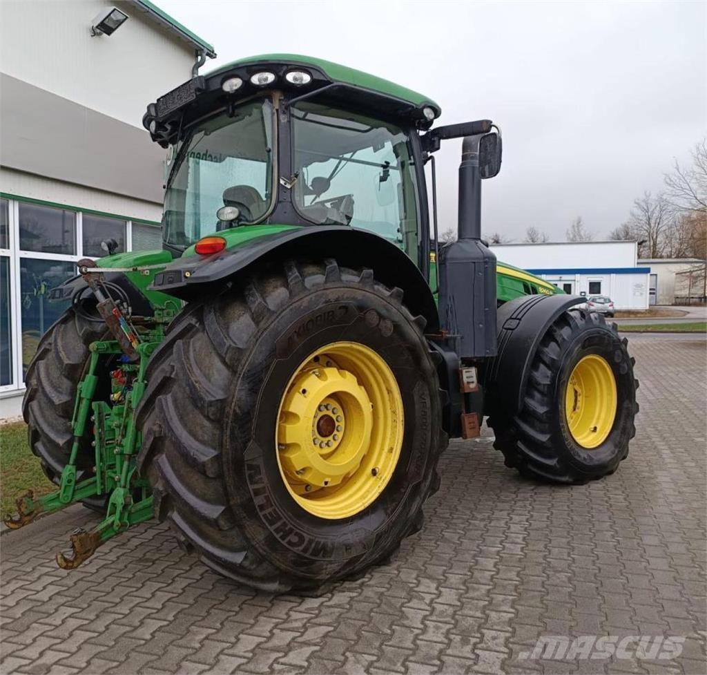 John Deere 8360 R Tractoren