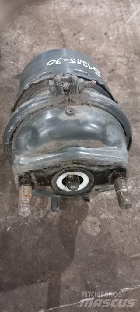Scania R440  1424306 Remmen