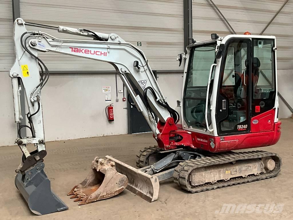 Takeuchi TB 240 Minigraafmachines < 7t