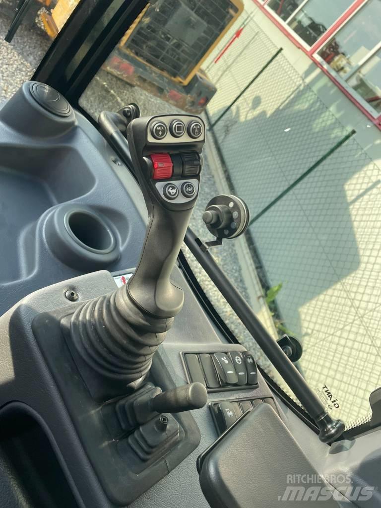 GiANT G 5000 TELE Knik- en schrankladers