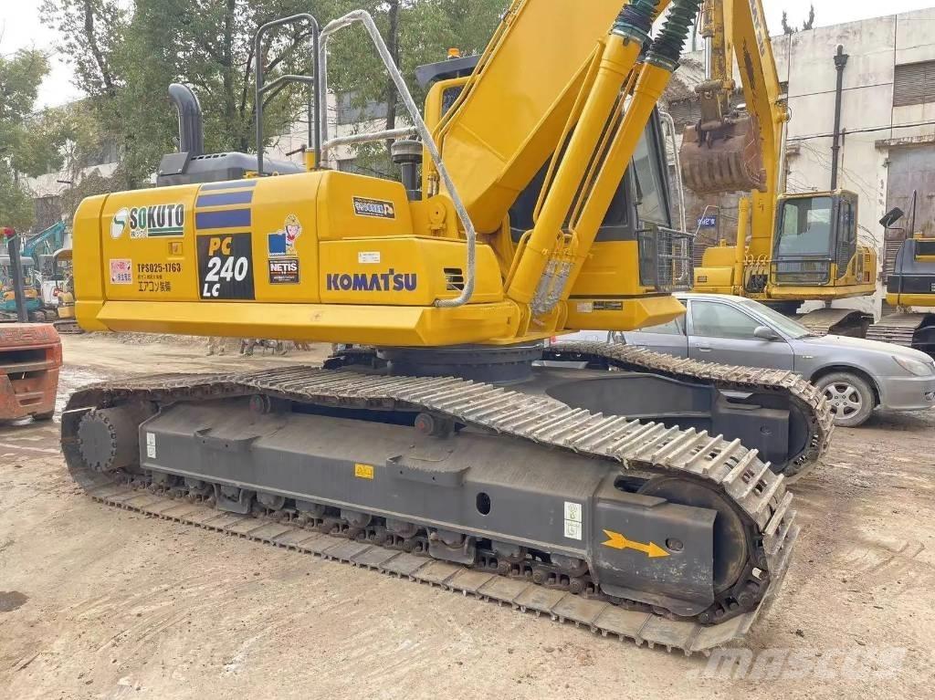 Komatsu PC240-8 Rupsgraafmachines
