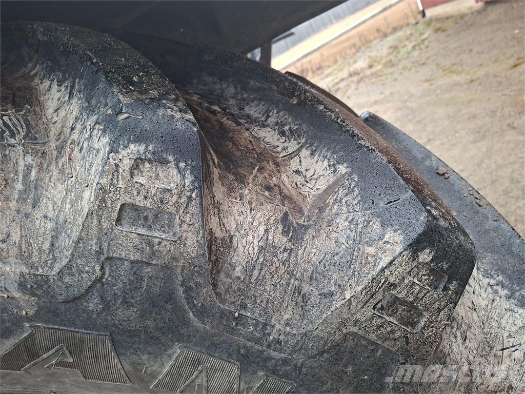 Valtra T154 Versu Tractoren