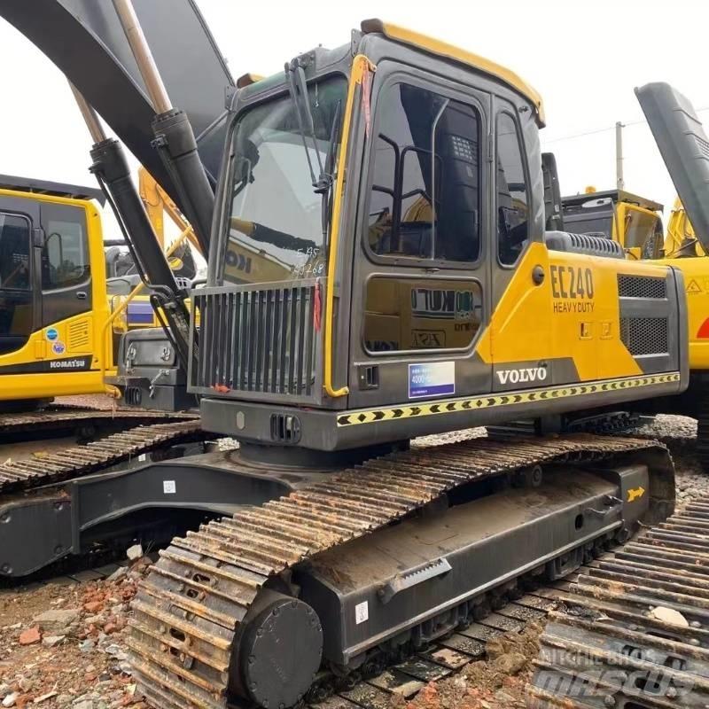 Volvo EC 240 Rupsgraafmachines