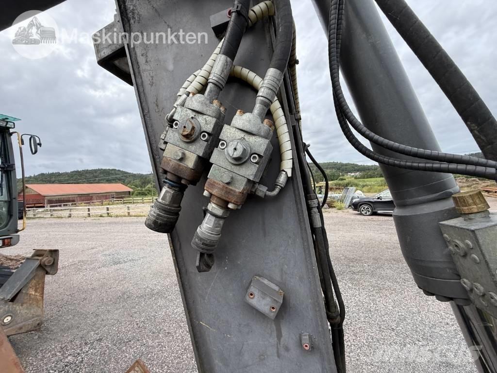 Volvo EW 140 C Wielgraafmachines