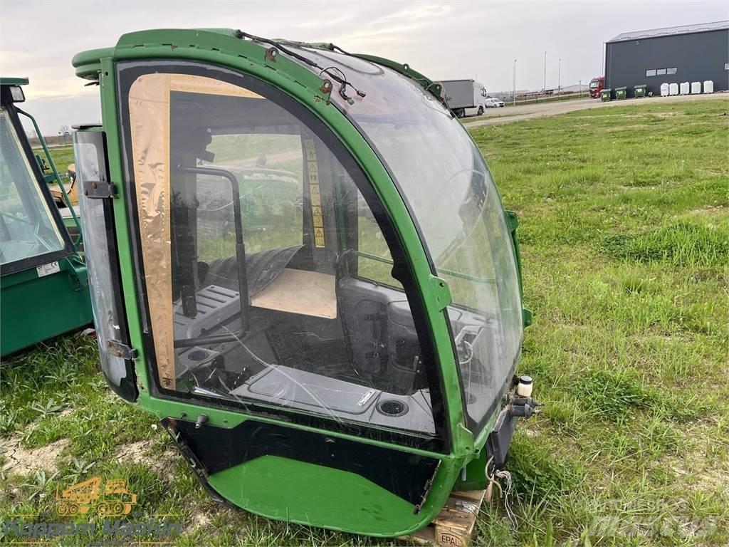 John Deere 1470E Cabine en interieur