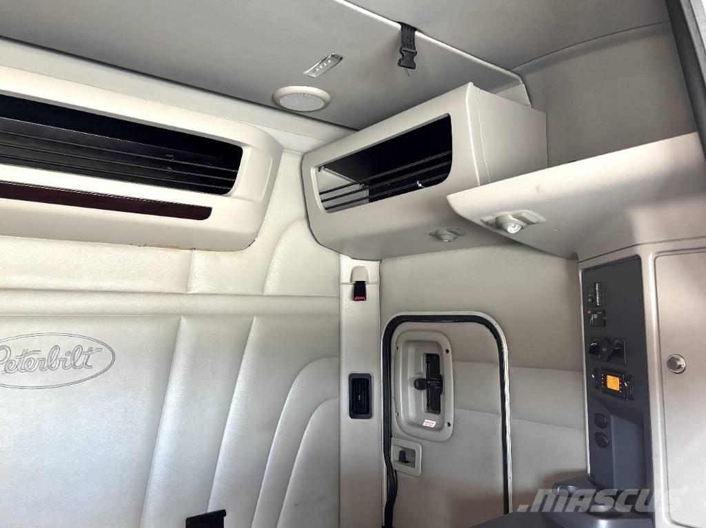Peterbilt 567 Trekkers