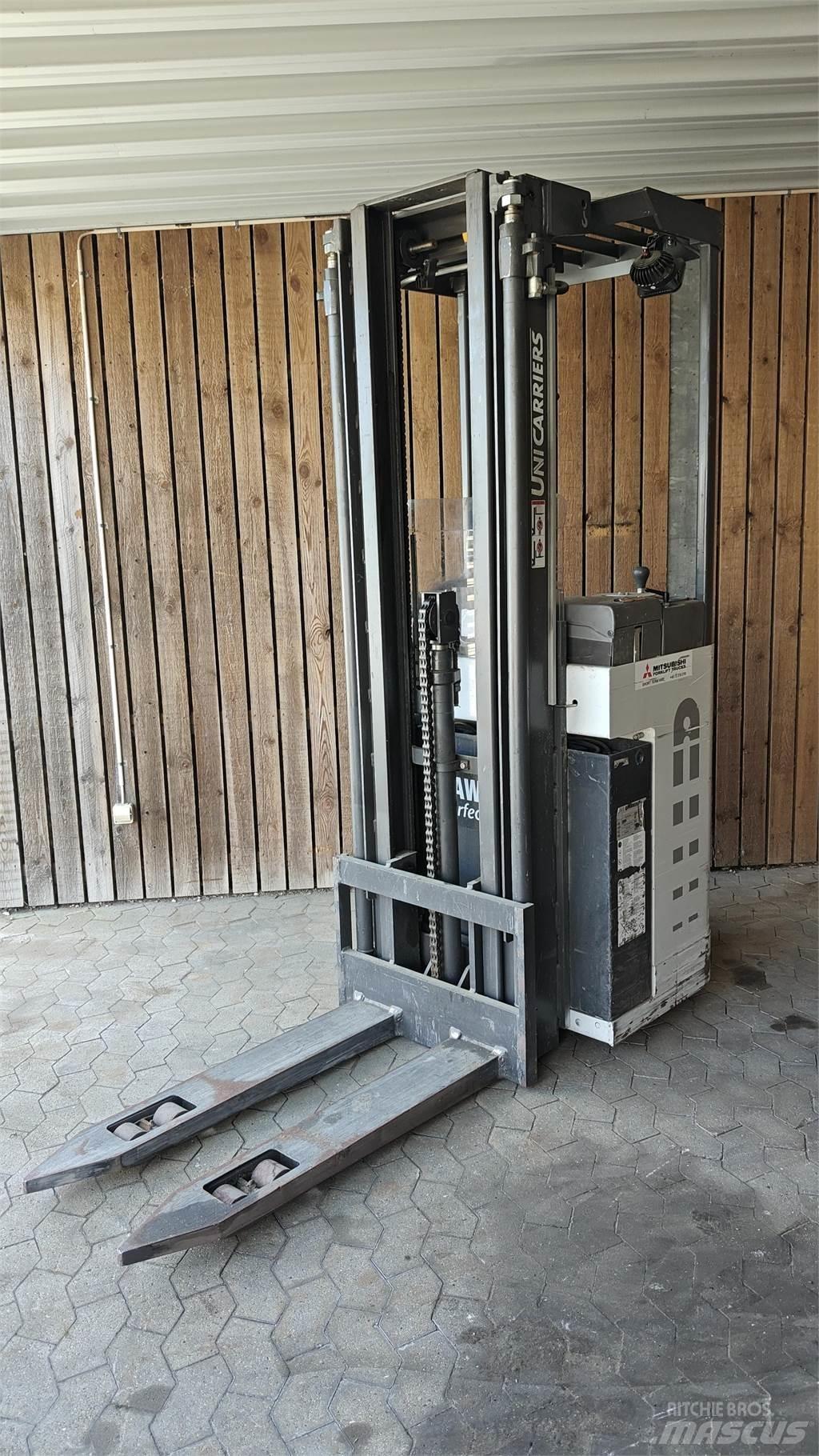 Atlet AJN160 Meerij pallettruck met platform