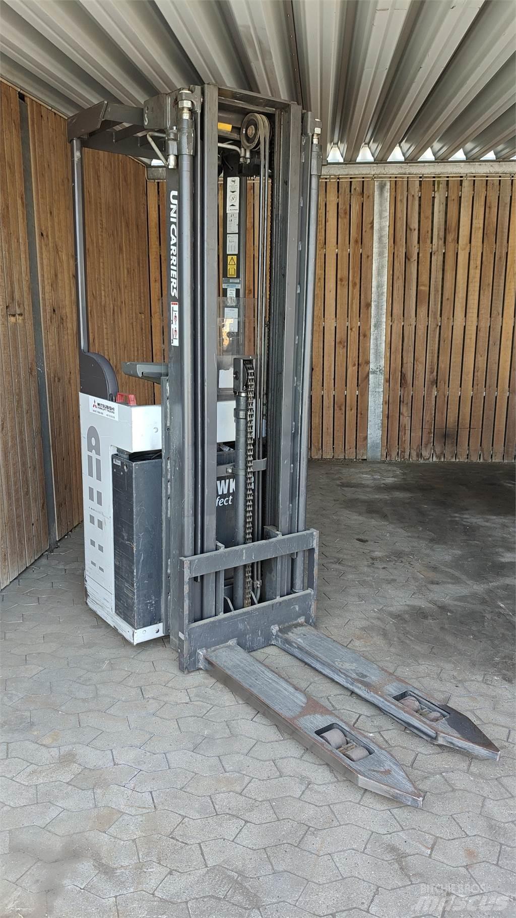 Atlet AJN160 Meerij pallettruck met platform