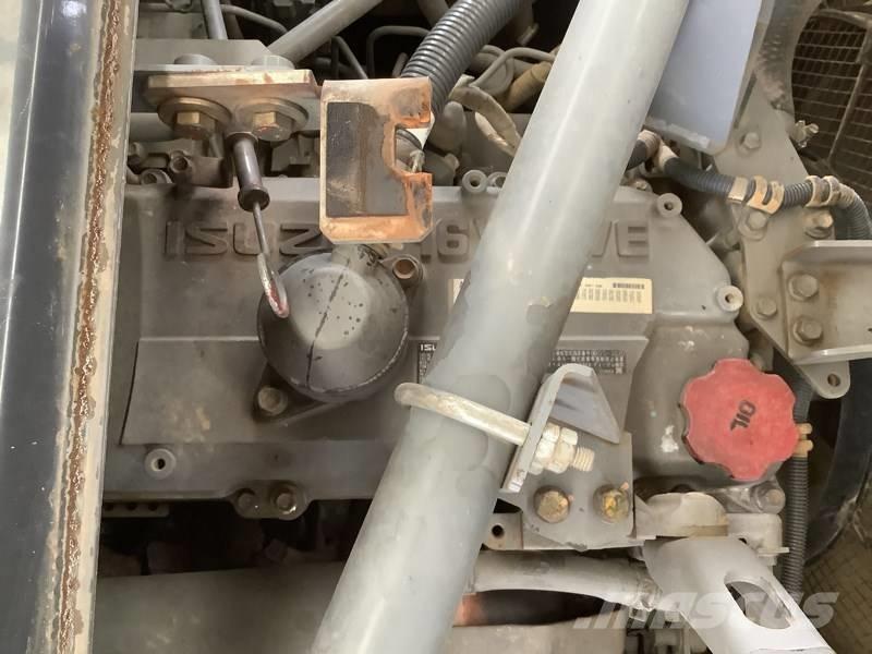 Hitachi ZX 210 LC-5B Rupsgraafmachines