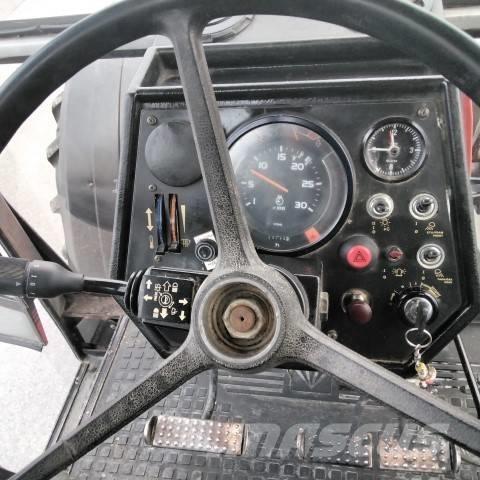 Valtra Valmet 905 Tractoren