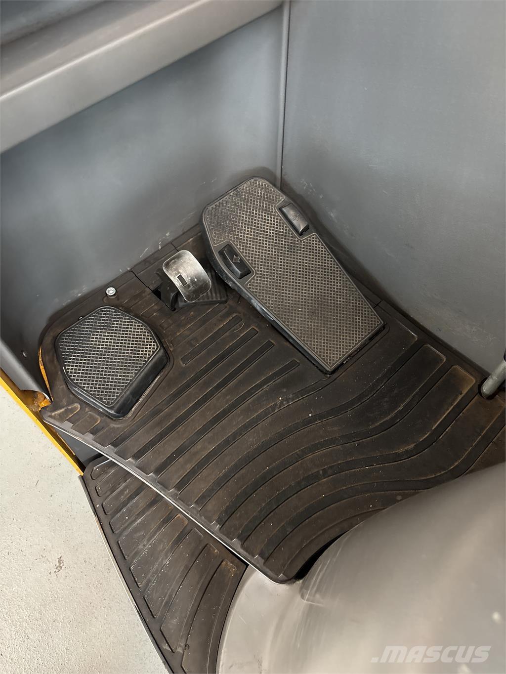 Atlet UMS200 Reachtruck voor hoog niveau