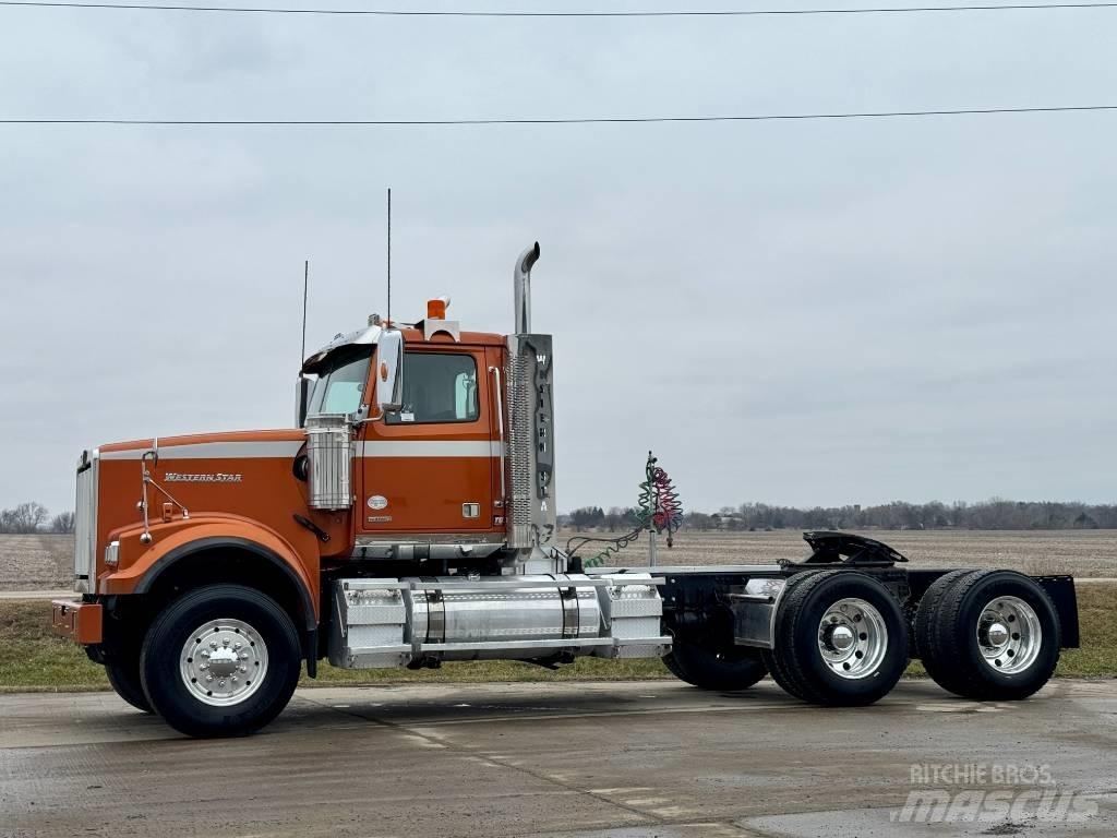 Western Star 4900 Trekkers