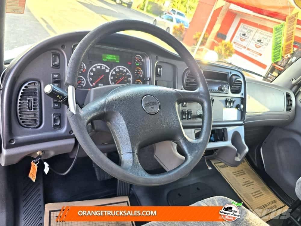 Freightliner M2 106 Koelwagens
