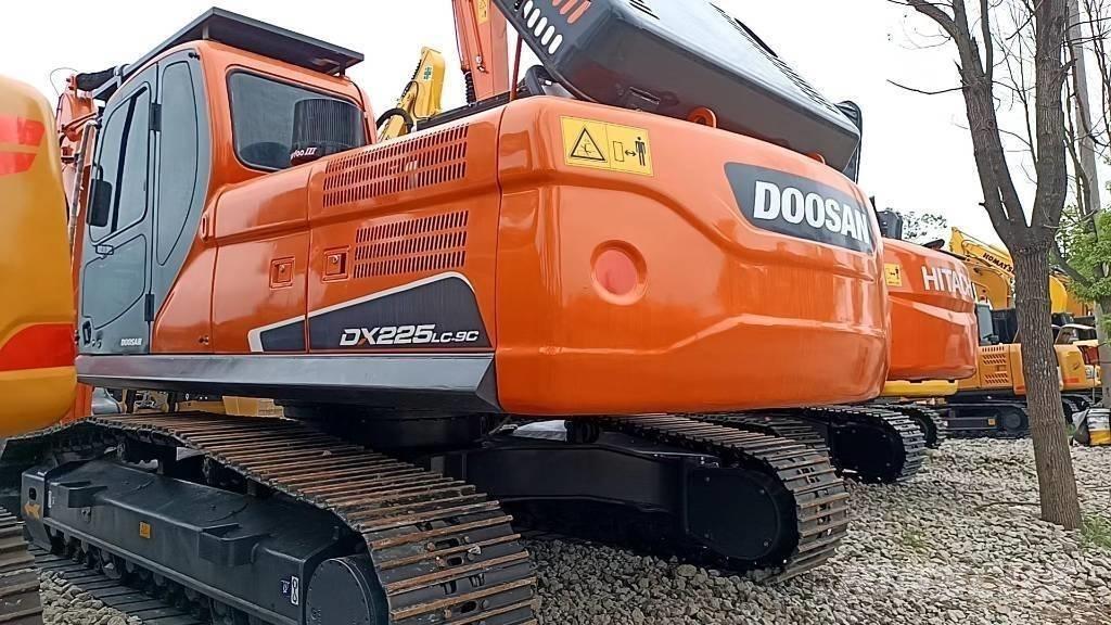 Doosan 225 LC-9 Rupsgraafmachines