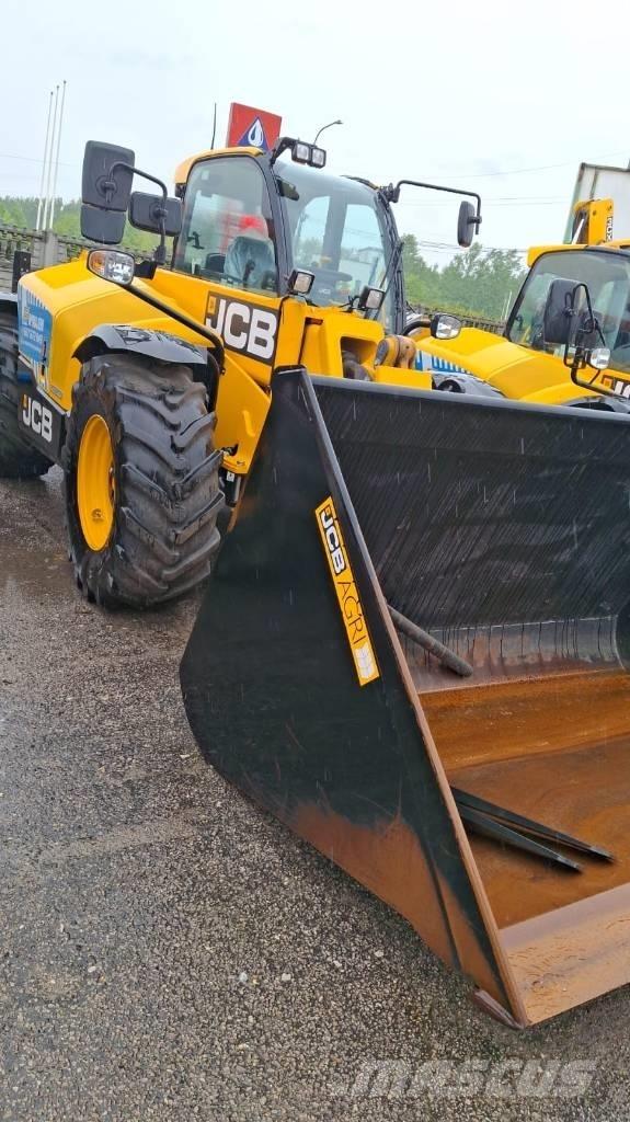JCB 542-70 Agri Verreikers