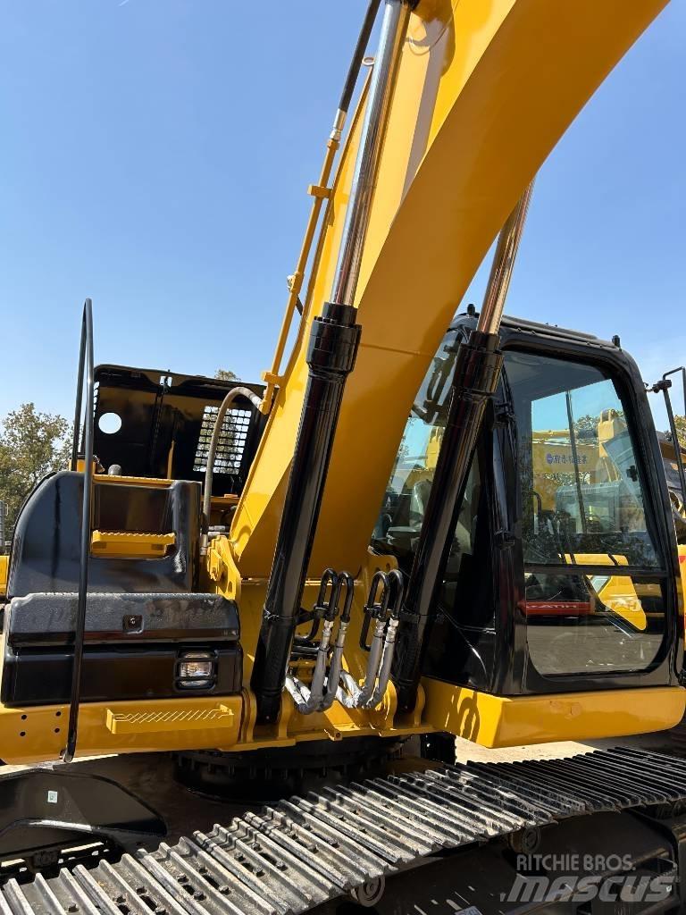 CAT 323 D Rupsgraafmachines