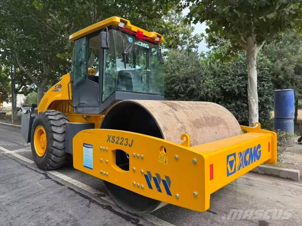 XCMG XS 223 J Trilrolwalsen