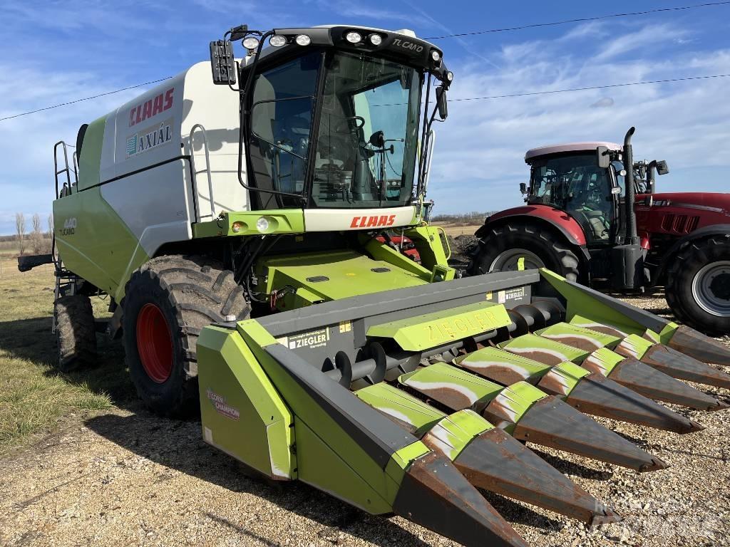 CLAAS Tucano 440 Maaidorsmachines