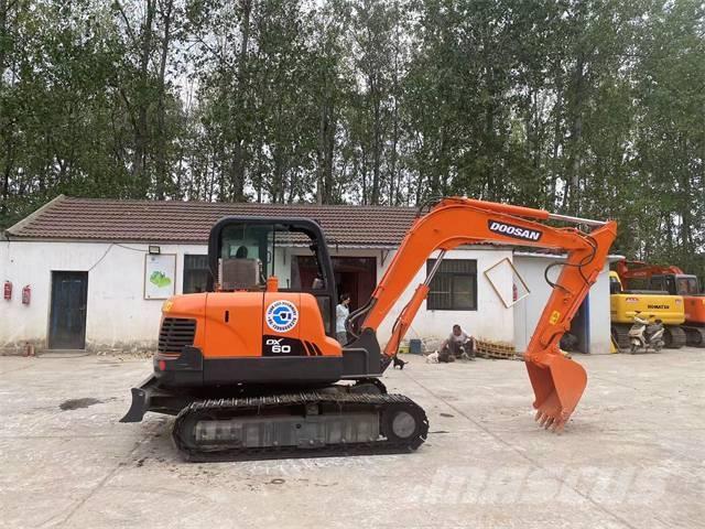 Doosan dx60 Rupsgraafmachines