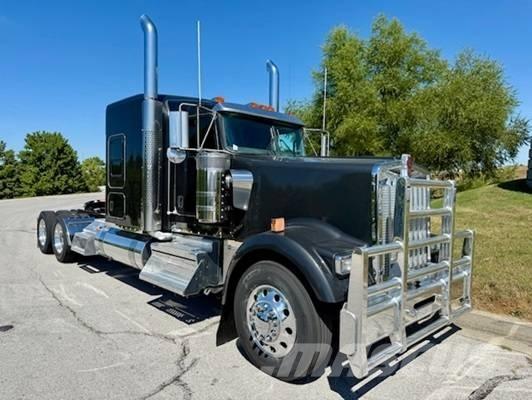 Kenworth W 900 Trekkers