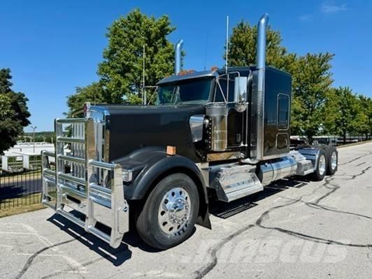 Kenworth W 900 Trekkers