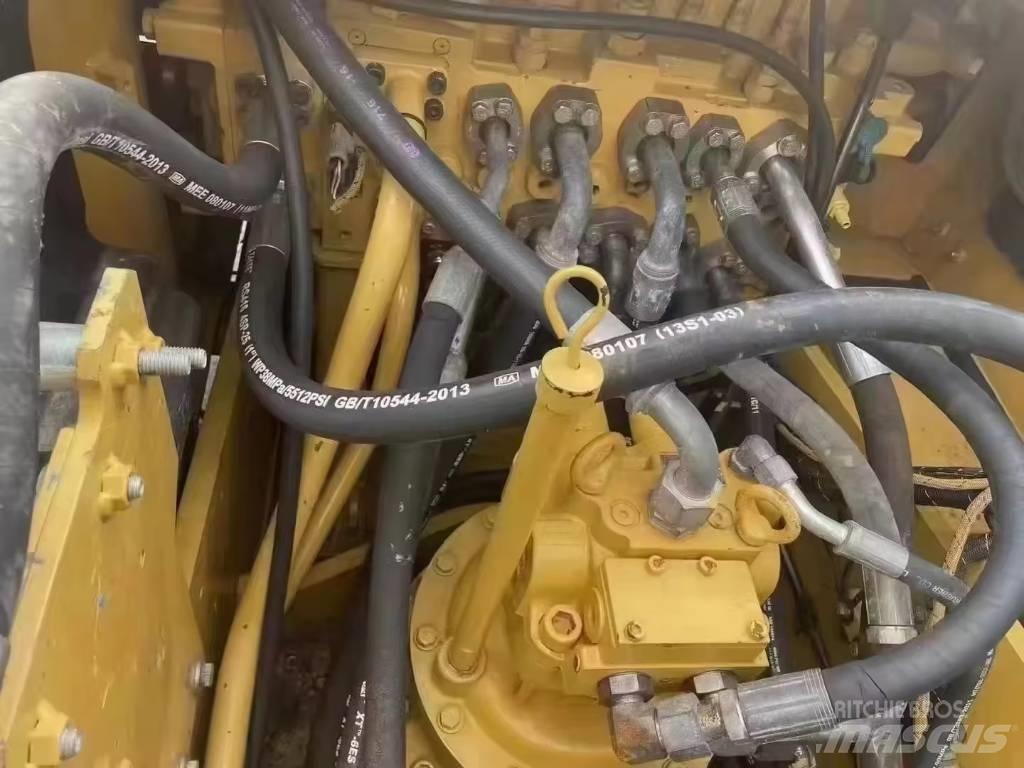 CAT 320 D Rupsgraafmachines