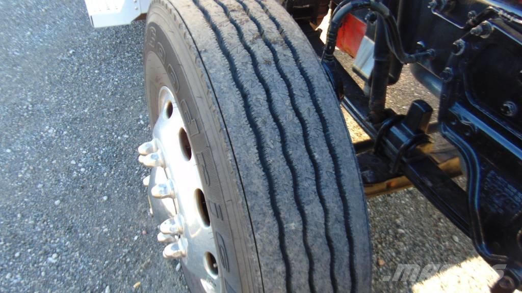 Peterbilt 389 Trekkers