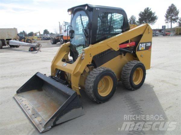 CAT 236 D Schrankladers