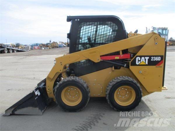 CAT 236 D Schrankladers