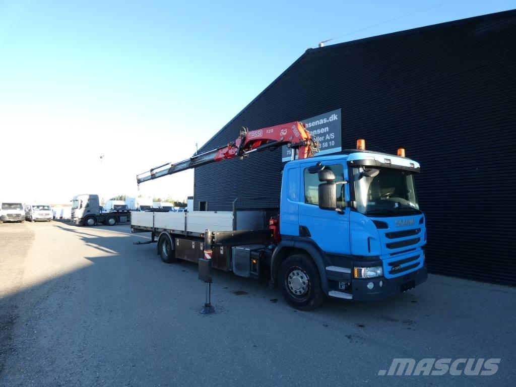 Scania P 320 Vlakke laadvloer met kraan