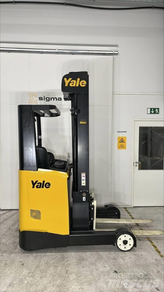 Yale MR 14 Reachtruck voor hoog niveau