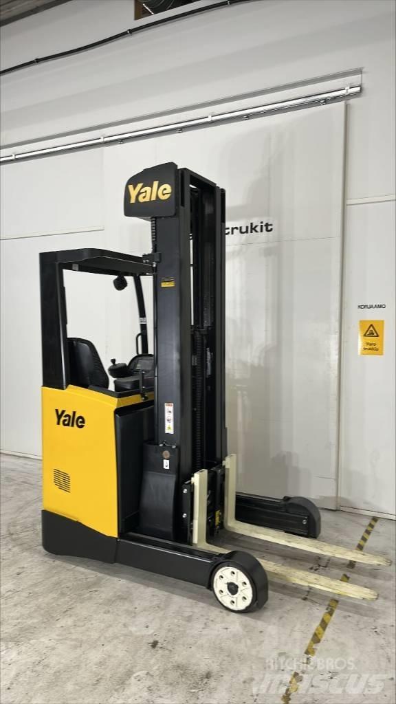 Yale MR 14 Reachtruck voor hoog niveau