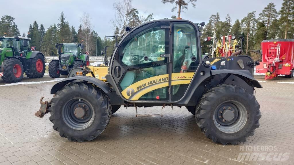 New Holland TH 7.42 Verreikers