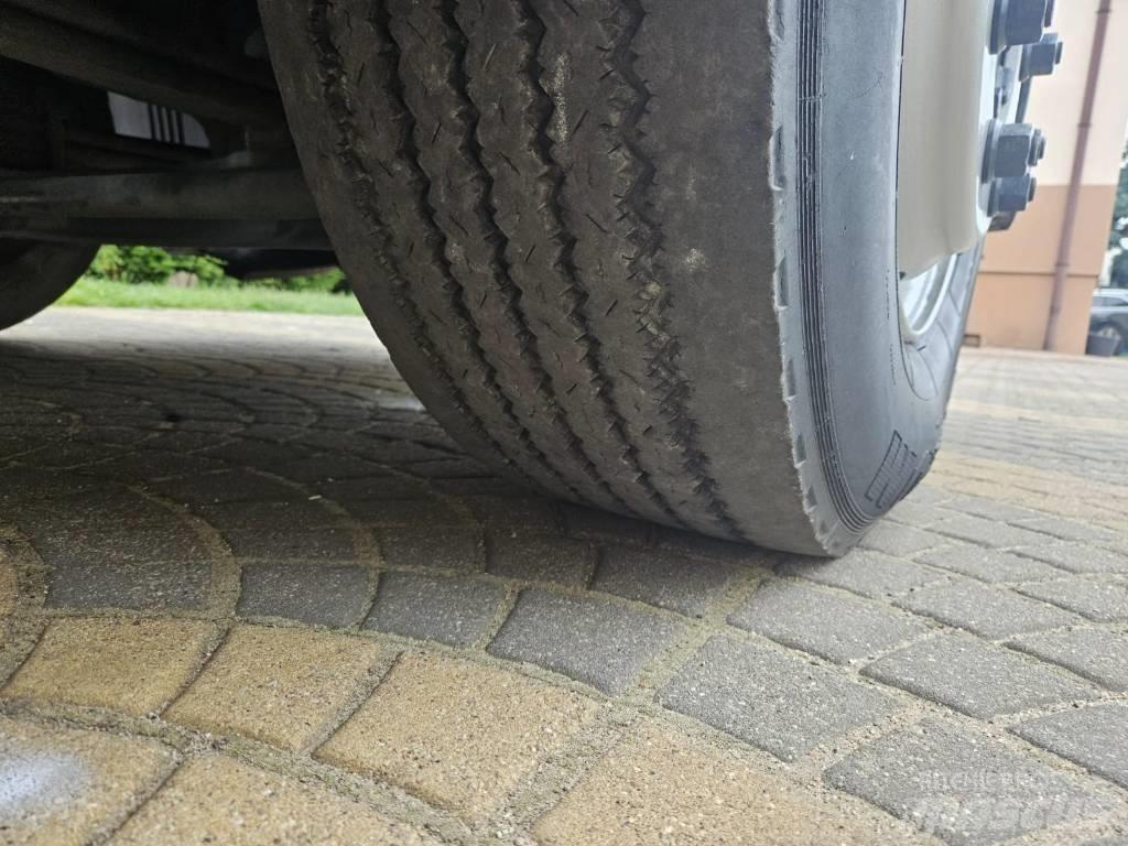 Scania 124 L 420 Trekkers