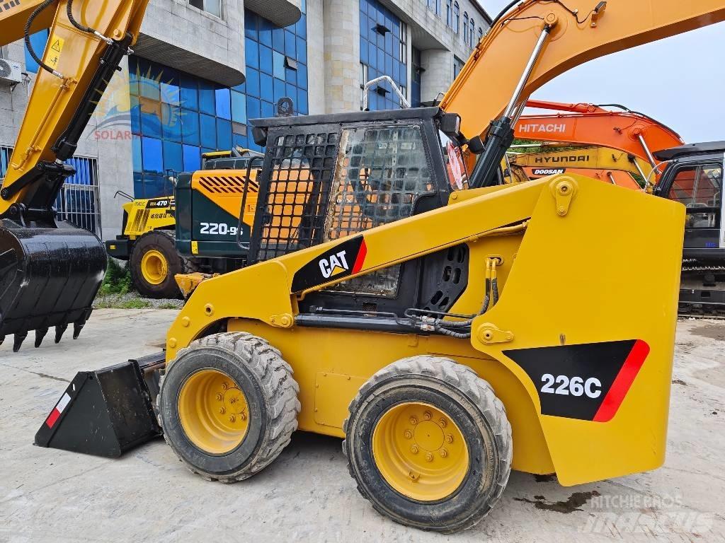 CAT 226c Schrankladers