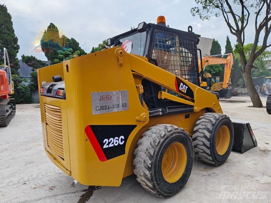 CAT 226c Schrankladers
