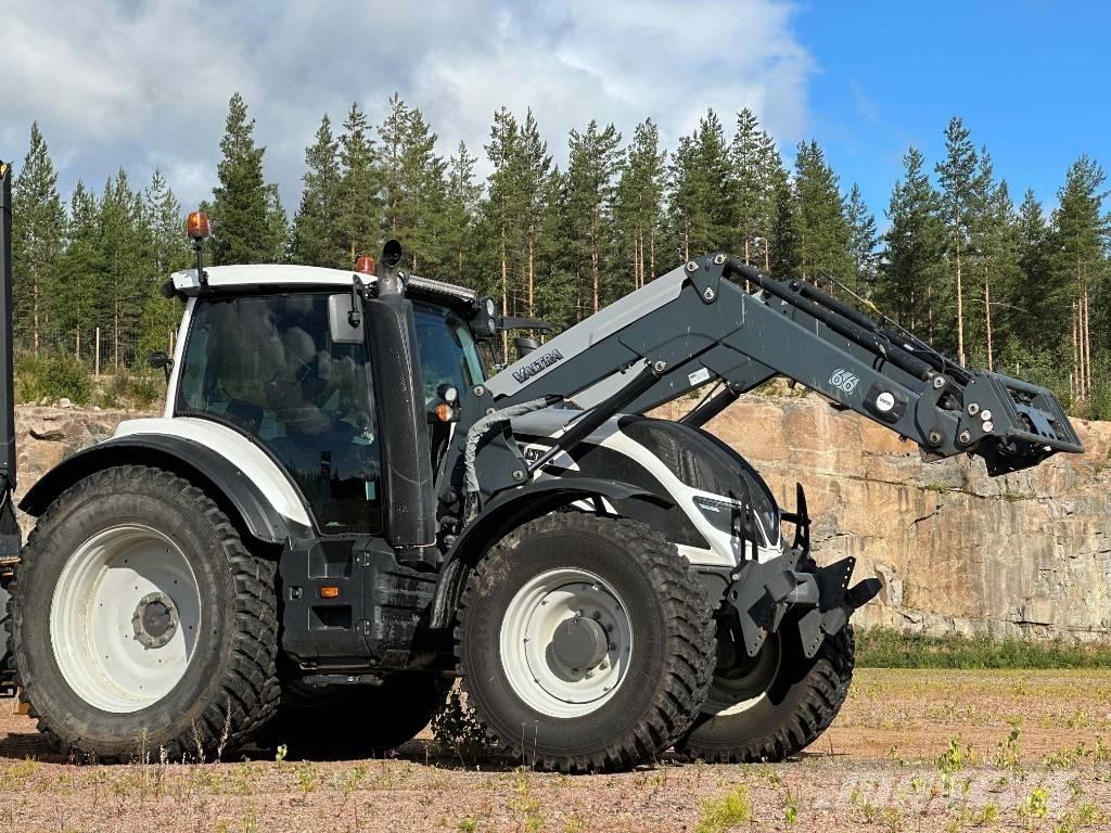 Valtra T 174 Tractoren