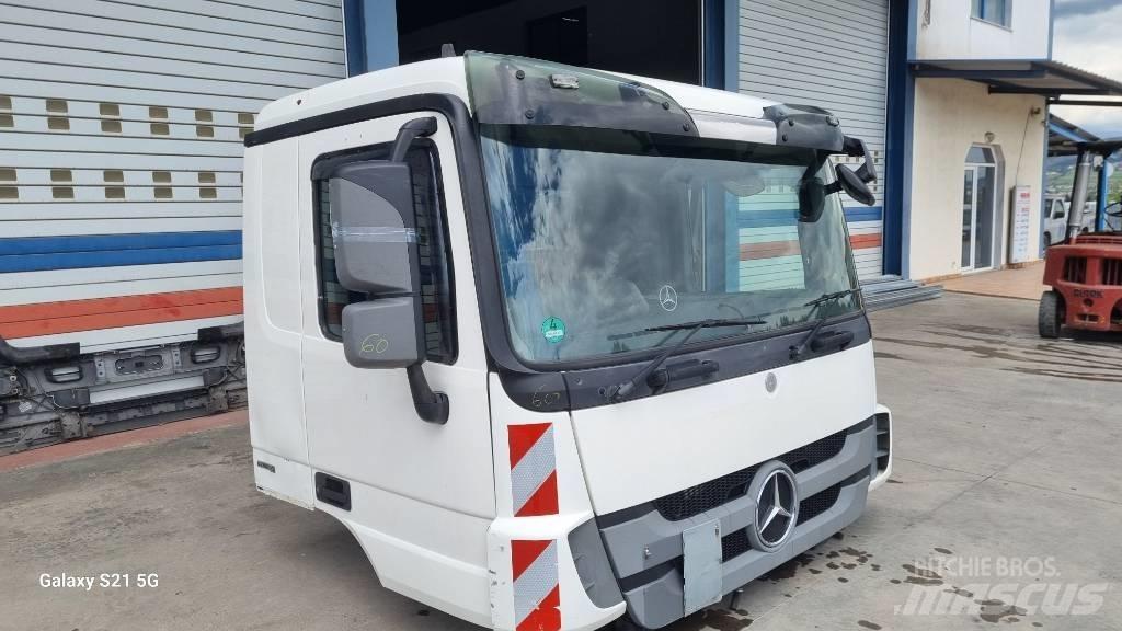Mercedes-Benz CABIN Cabine en interieur