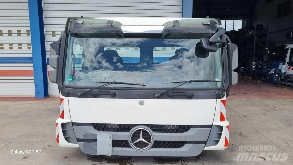 Mercedes-Benz CABIN Cabine en interieur