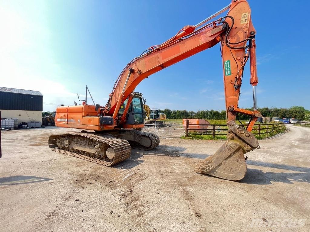 Doosan DX225 Wielgraafmachines