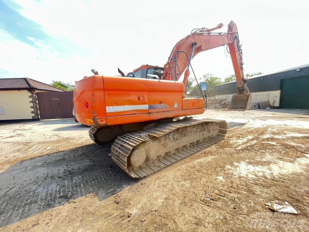 Doosan DX225 Wielgraafmachines