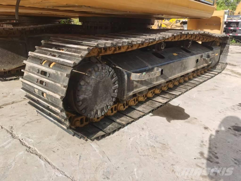 CAT 320d2 Rupsgraafmachines