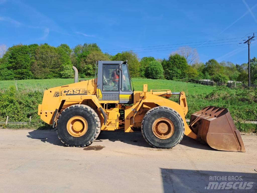 CASE 821 B Wielladers