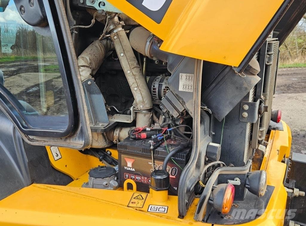 JCB TM 320 S Verreikers voor landbouw