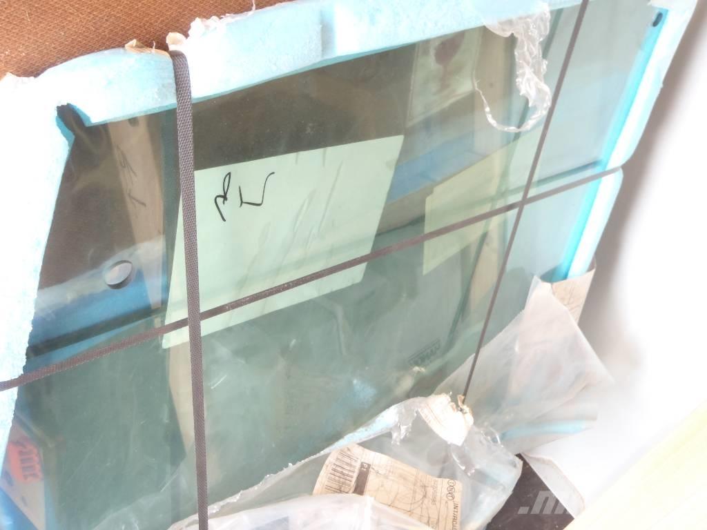 Fermec 860 Cabine en interieur