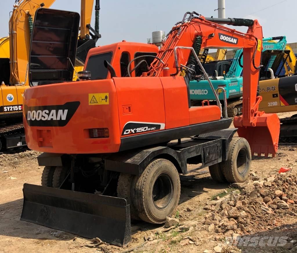 Doosan DX150W Wielgraafmachines
