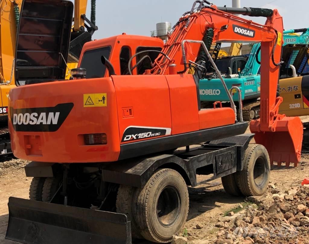 Doosan DX150W Wielgraafmachines