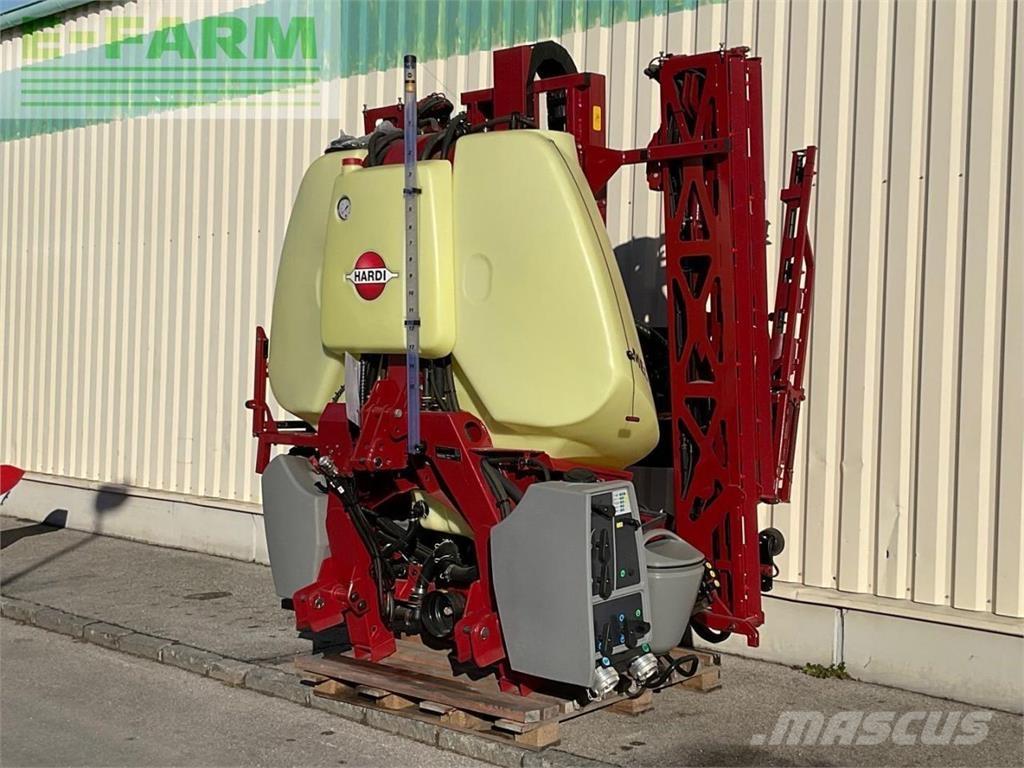 Hardi Mega 1500 Getrokken spuitmachines