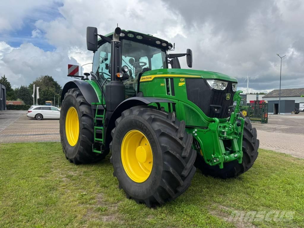 John Deere 6R 250 Tractoren