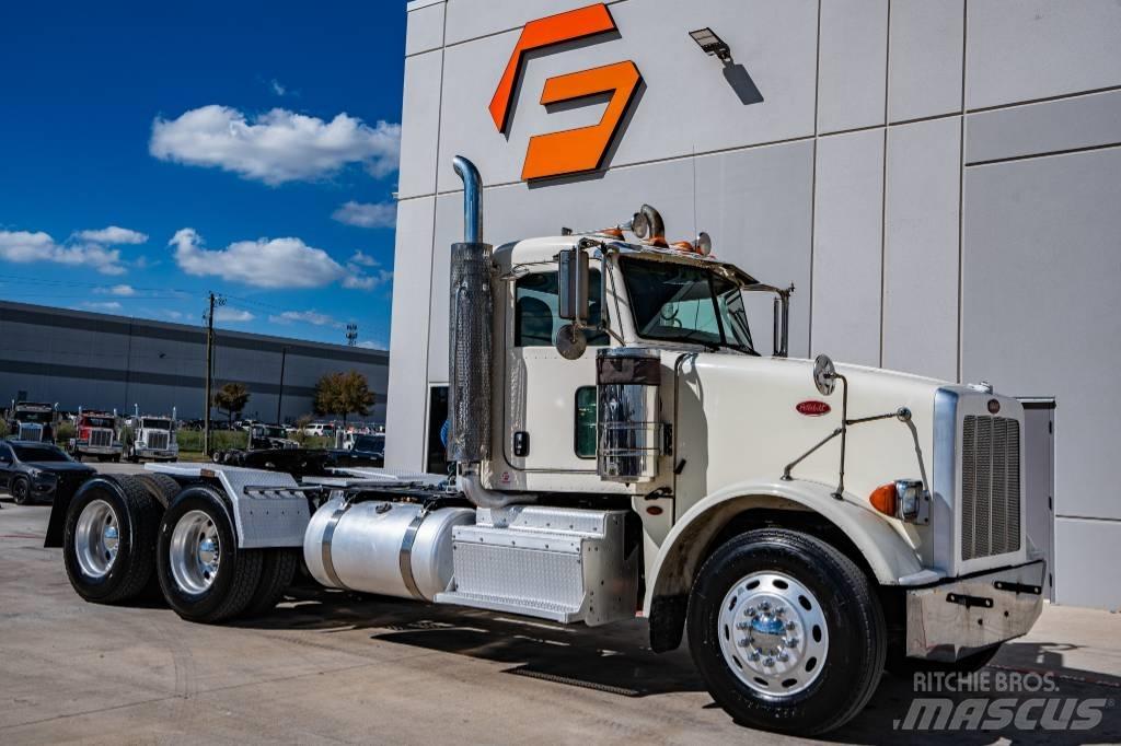 Peterbilt 367 Trekkers